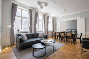 Lavish 4BR Flat in the Heart of CPH by The Canals, Copenhagen